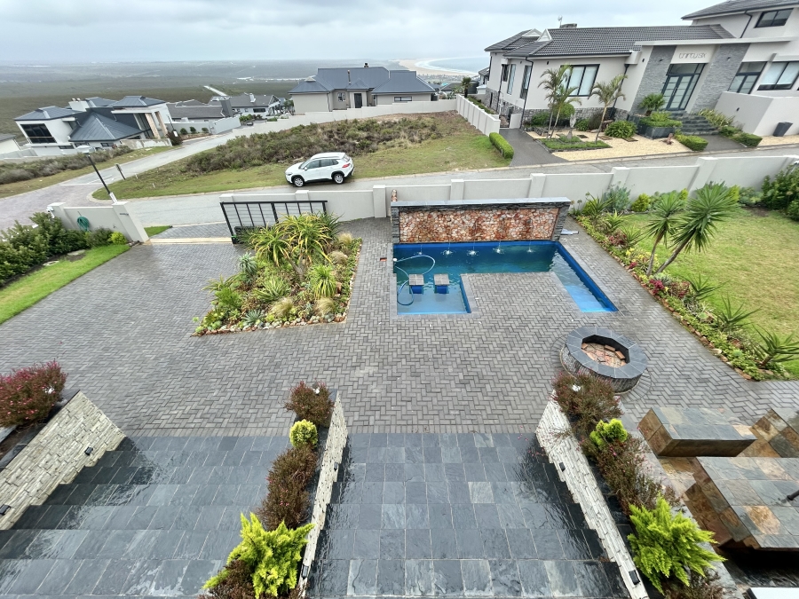 3 Bedroom Property for Sale in Wavecrest Eastern Cape